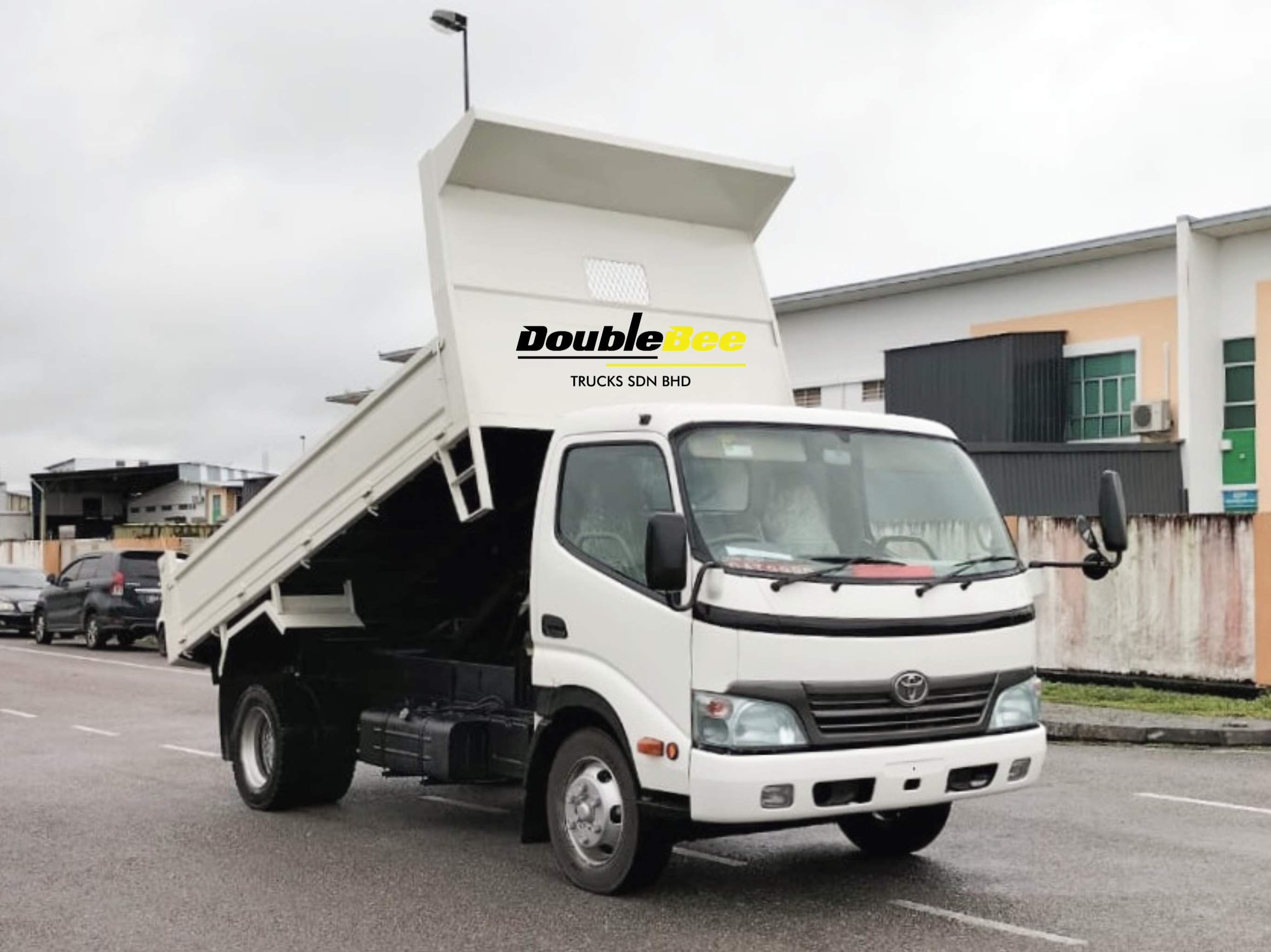 DB : Toyota XZU414 Tipper Dumper