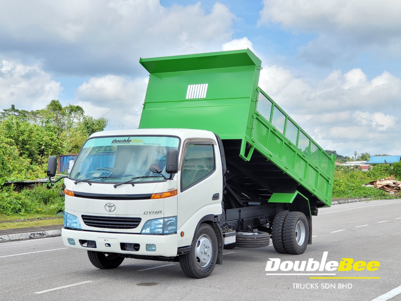 DB : Toyota XZU411 Tipper Dumper